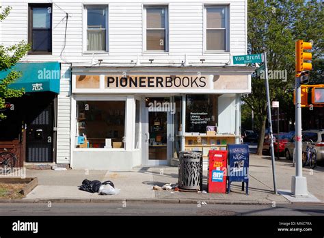 van brunt and pioneer street metal fabricator red hook|red hook brooklyn history.